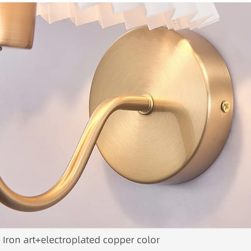 Fan-shaped Pleated Wall Lamp