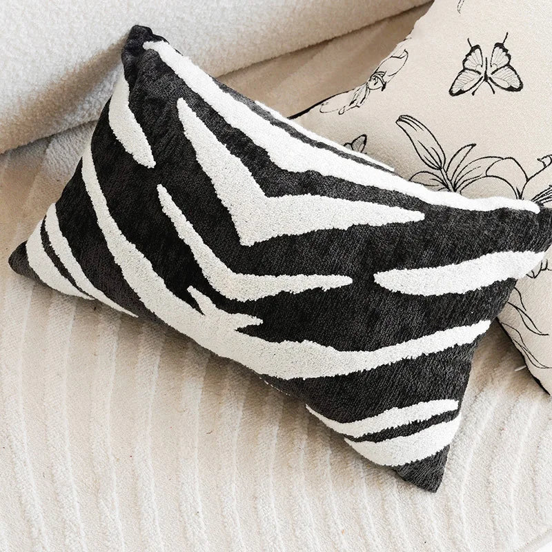 French Retro Black/White Pillow Cover