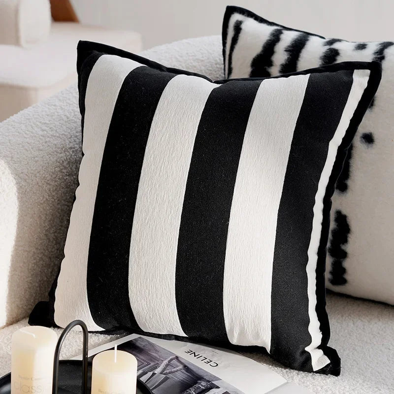 French Retro Black/White Pillow Cover